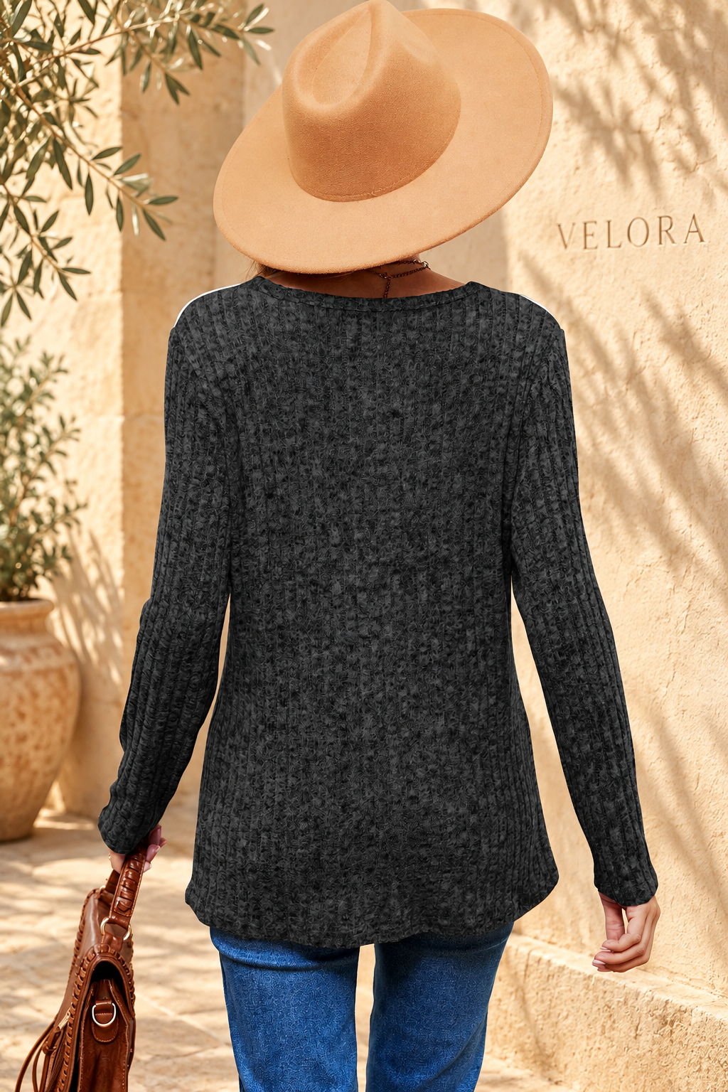 VELORA eyelet ribbed top look 8 on Mediterranean plaster