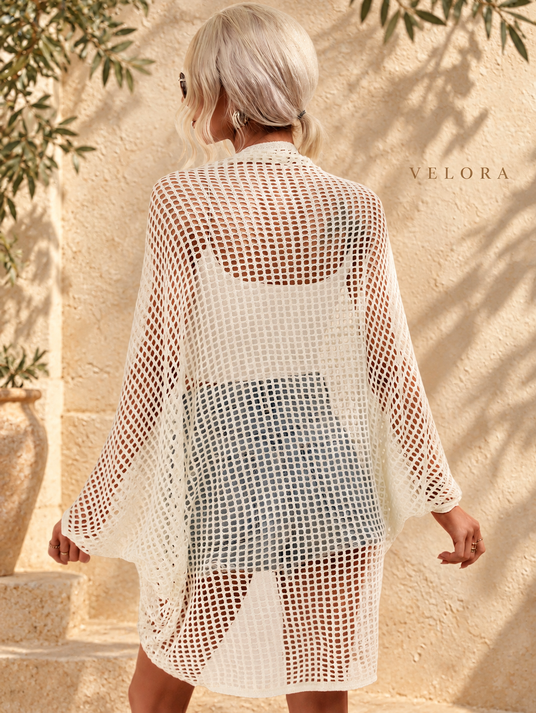 VELORA openwork look 11 on Mediterranean plaster
