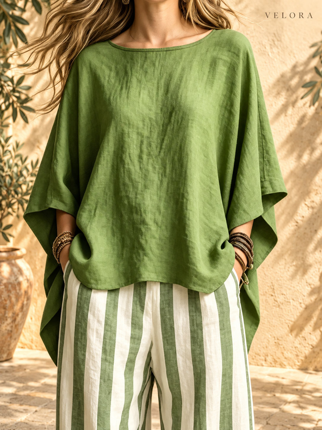 VELORA relaxed pocket set color detail 1 in Mediterranean setting